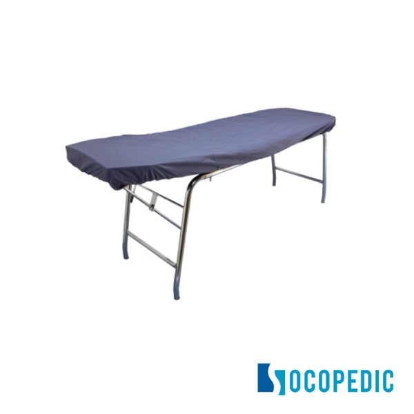 Table de massage avec une housse de protection bleu de marque Socopedic